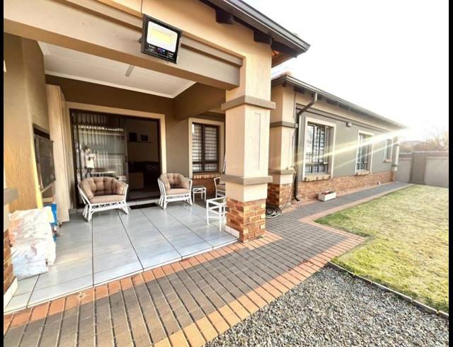 3 BEDROOM HOUSE FOR SALE IN SUNAIR PARK
